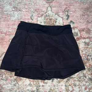 black lululemon skirt